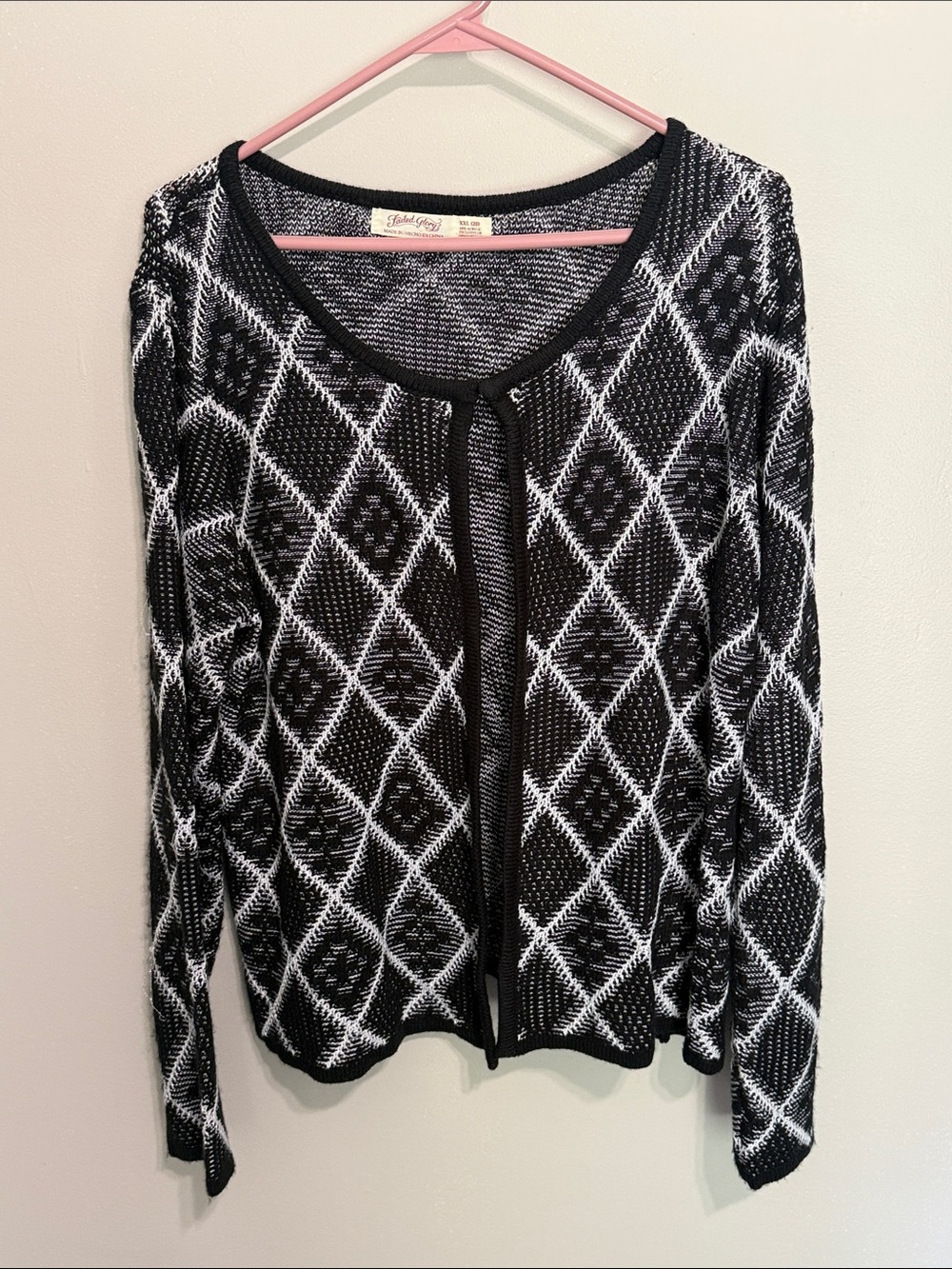 Faded Glory Black & White Diamond Knit Cardigan
